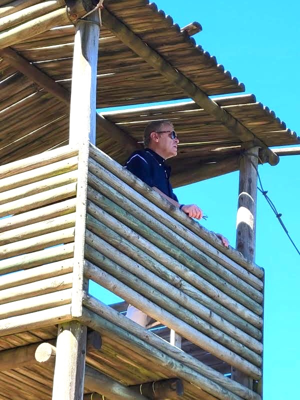 César DePaço na visita ao Centro de Recuperação do Lobo Ibérico em Mafra